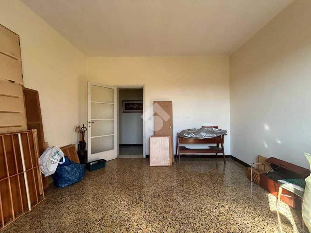 Magamistoad - 3-Room Apartment with Balcony in Brescia