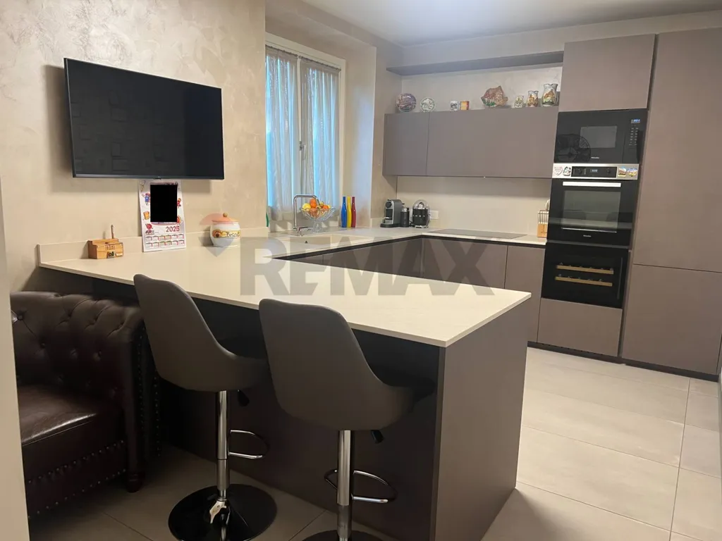 Cuisine - Bifamiliar Villa with Garden in Capriolo