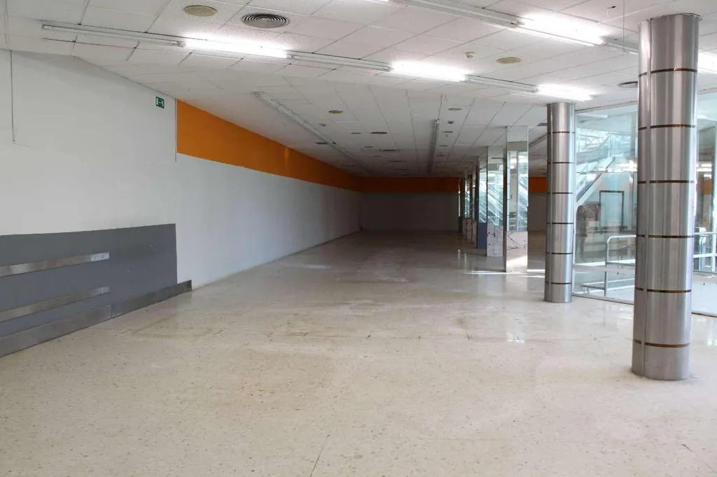 Esik - Commercial Space with Parking in Benicasim