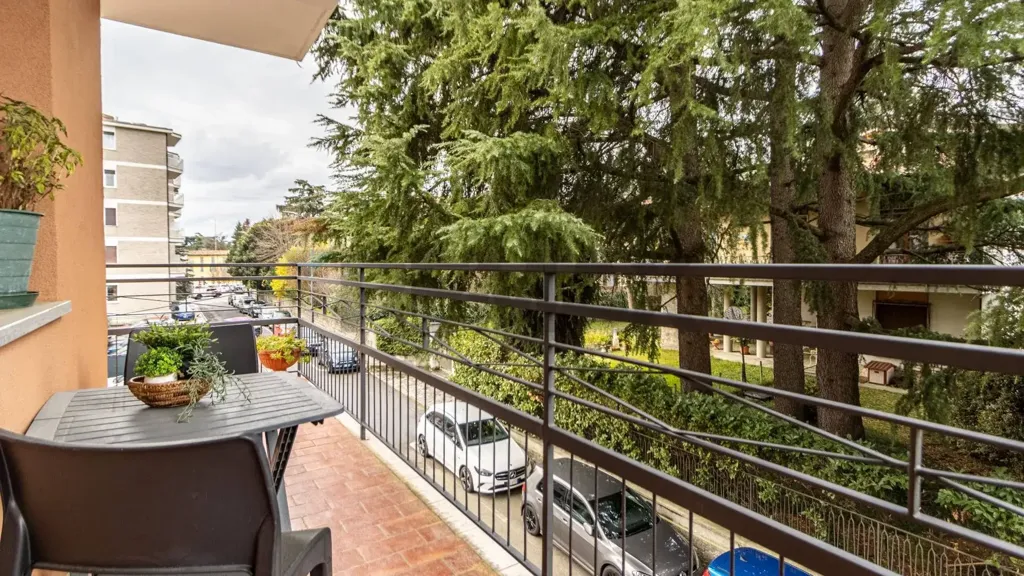 Balcony - Apartment with Balcony in Erba Centre
