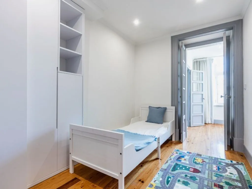 Chambres - 3-Bedroom Flat with Metro Access in Entrecampos