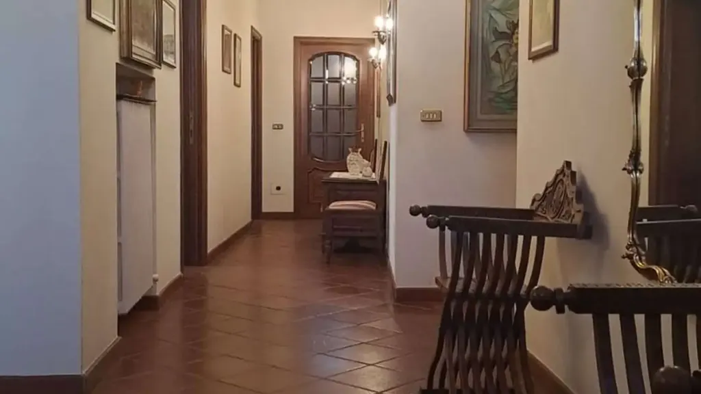 hallway_entrance