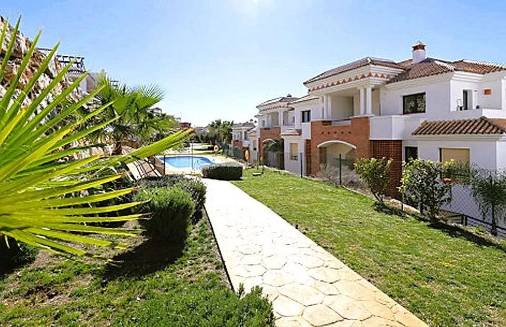 Aed - Apartment with Pool and Terrace in Casares Golf Garden