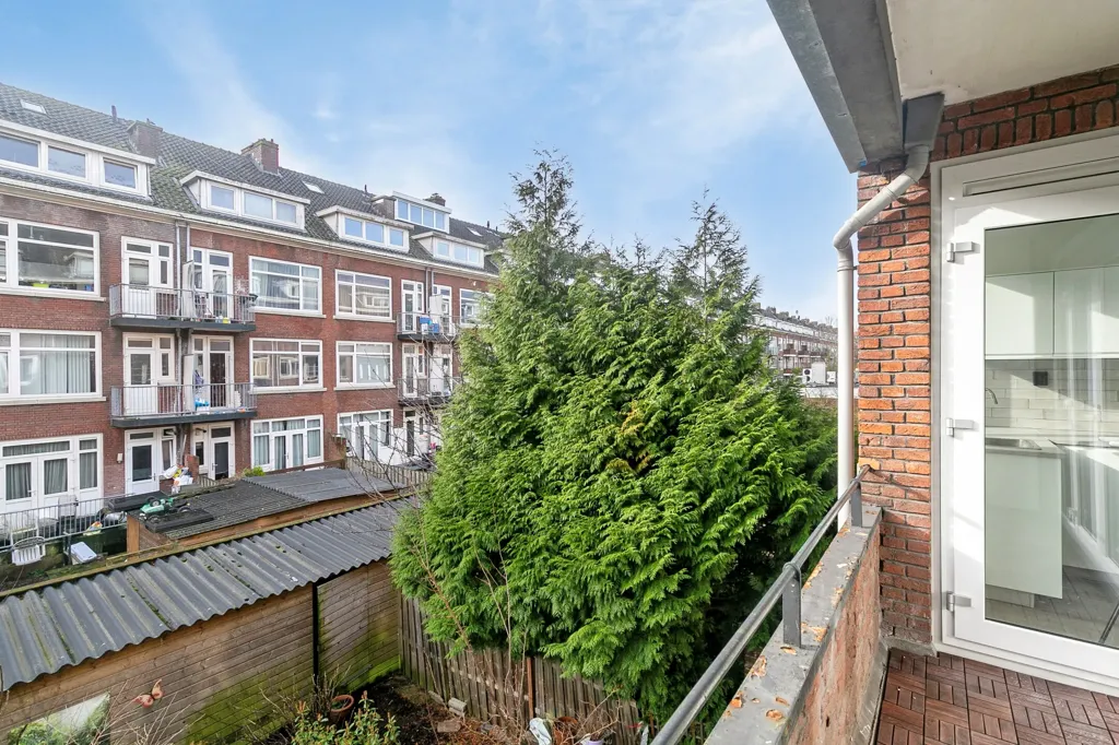 Balcon - Fully Renovated 6-Bedroom Apartment in Rotterdam