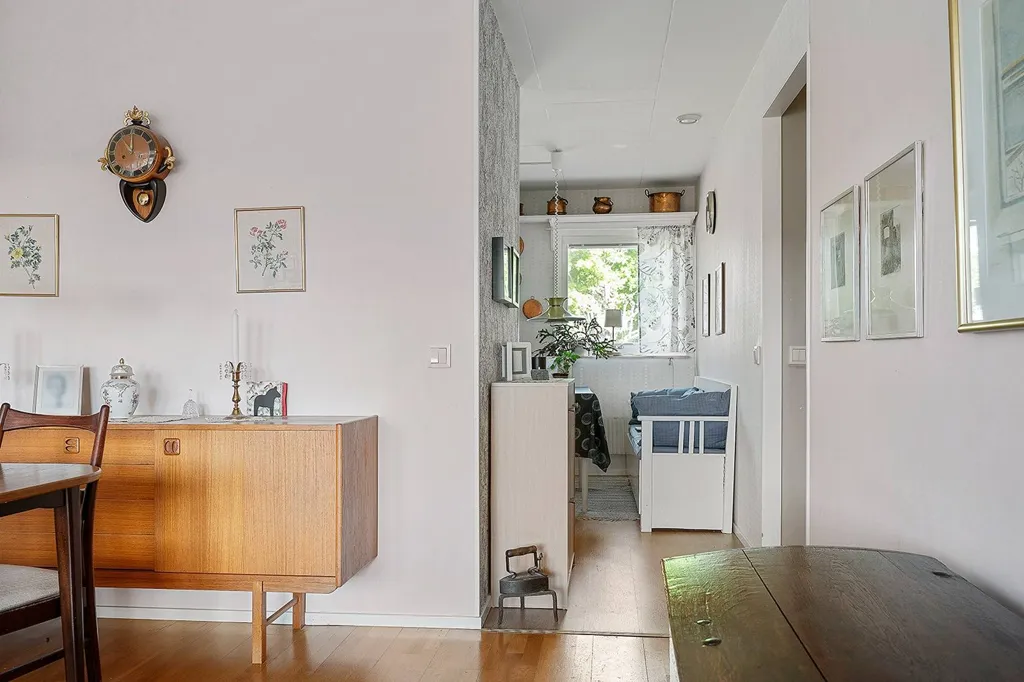 Salle à manger - Apartment with Balcony in Central Gisle