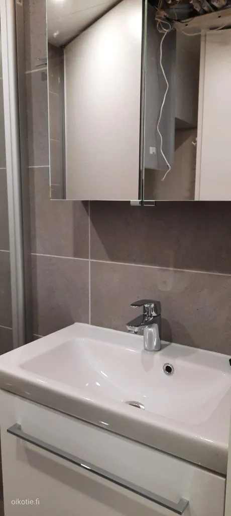 Salles de bain - Modern Studio with Balcony in Kuninkaantammi, Helsinki