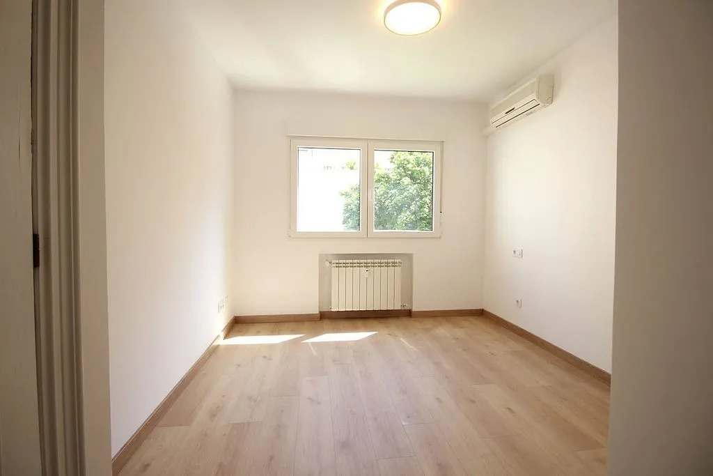 Apartment with Pool and Terrace in Goya