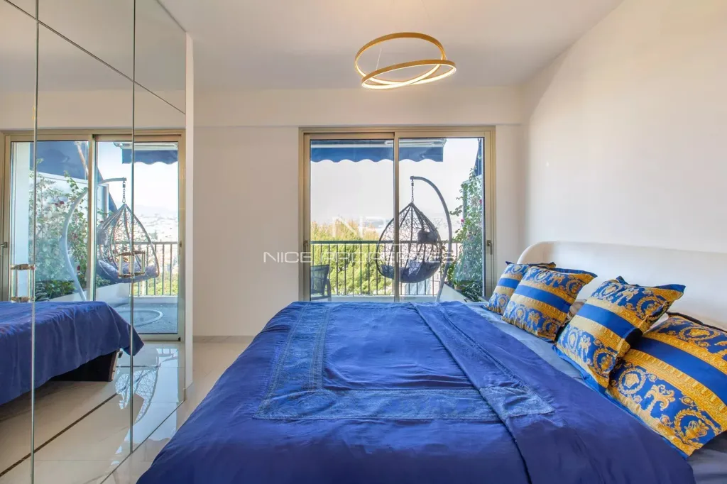 Chambres - Appartement Luxueux avec Vue Panoramique Mer à Nice Mont Boron