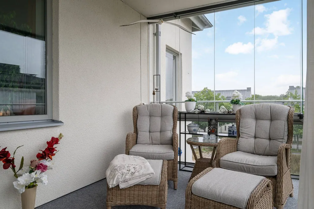 Balcone - Three-Bedroom Apartment with Balcony in Nyköping