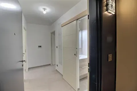 hallway_entrance