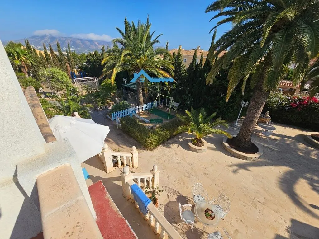 Bassein - Luxury Villa with Pool in Colonia Escandinavia