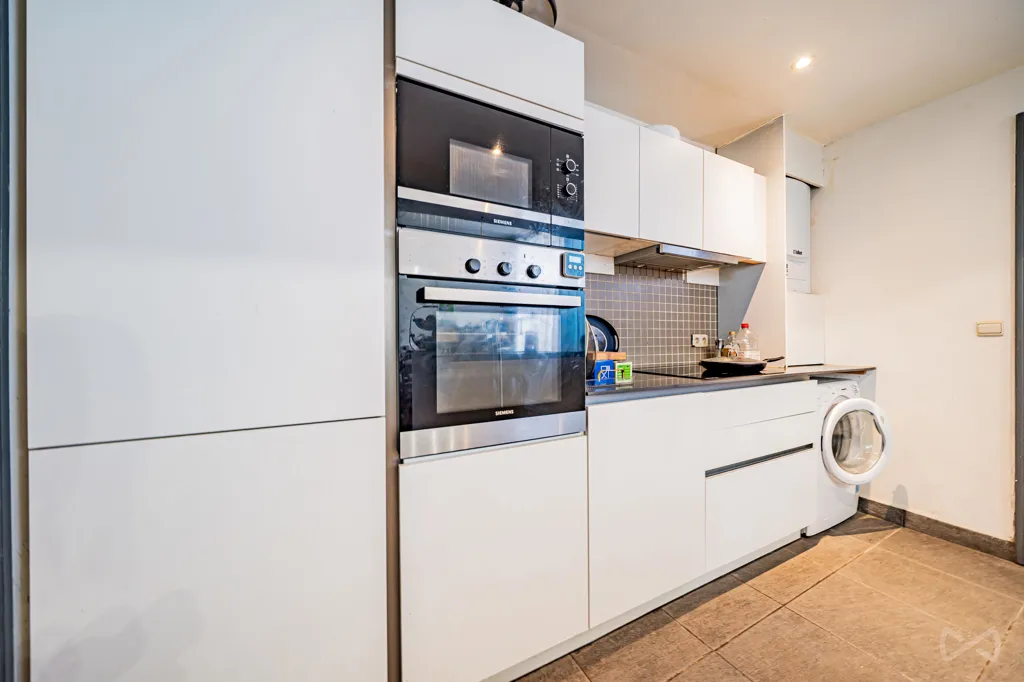 Cuisine - Appartement de 2 Chambres au Rez-de-Chaussée avec Cour à Evere