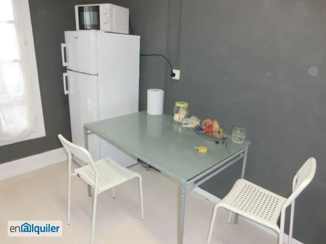 Cucina - Flat with Balcony and Storage in City Centre