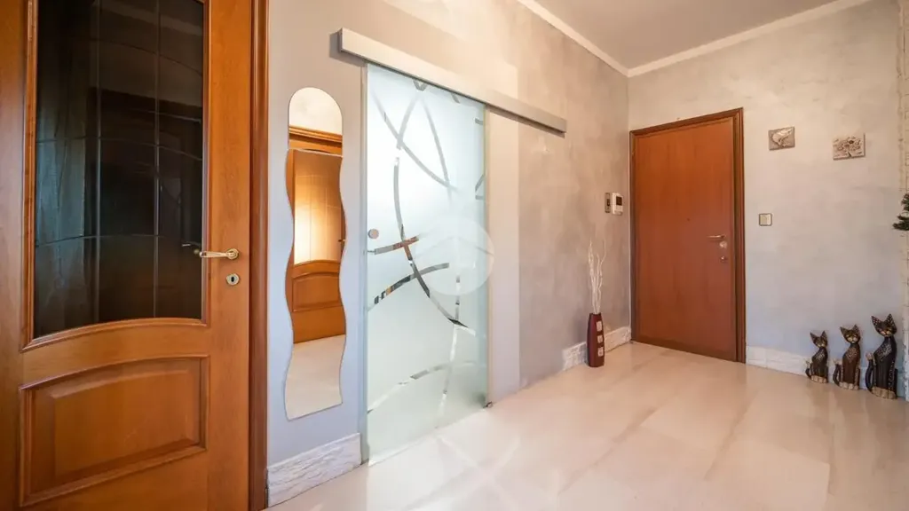 Ingresso - Apartment with Balcony in Orbassano