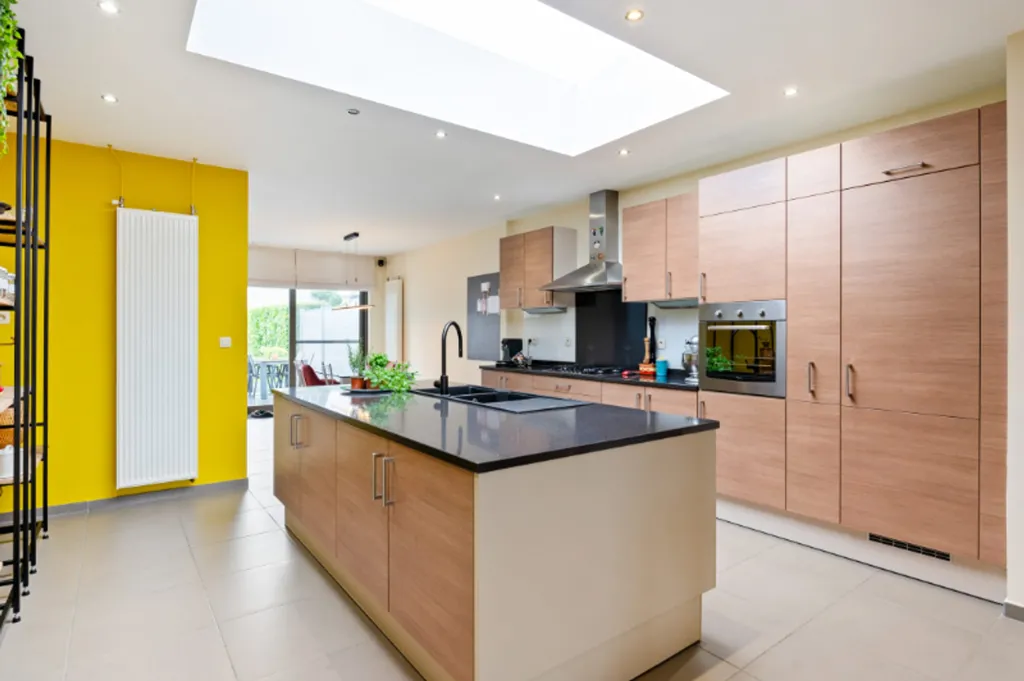 Cuisine - Appartement Rénové avec Garage et Jardin à Schelle