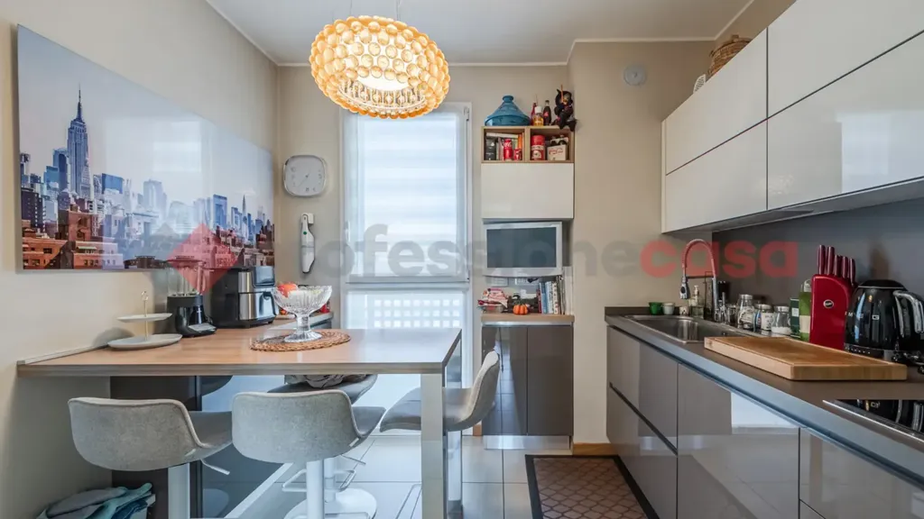 Cucina - Modern 3-Bedroom Apartment in Buccinasco