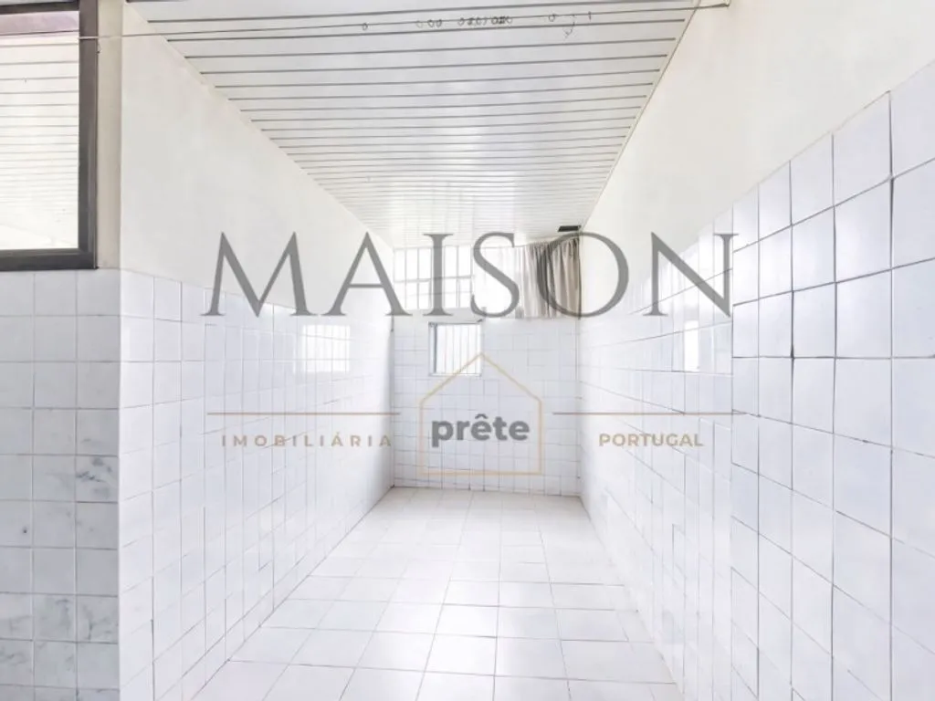 Entrée - Historic House with Commercial Space in Penafiel