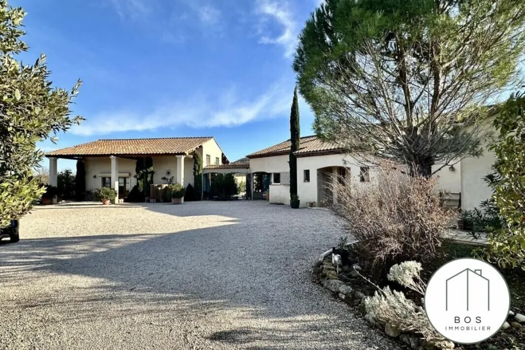 Extérieur - Maison de Luxe avec Piscine à Alleins