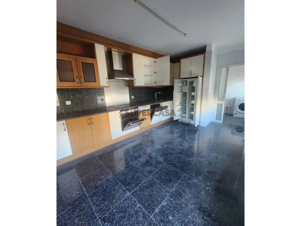 Cuisine - Apartment with Garage near Lordelo do Ouro