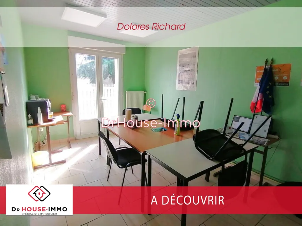 Kabinet - Stone Building with Office Potential in Libourne