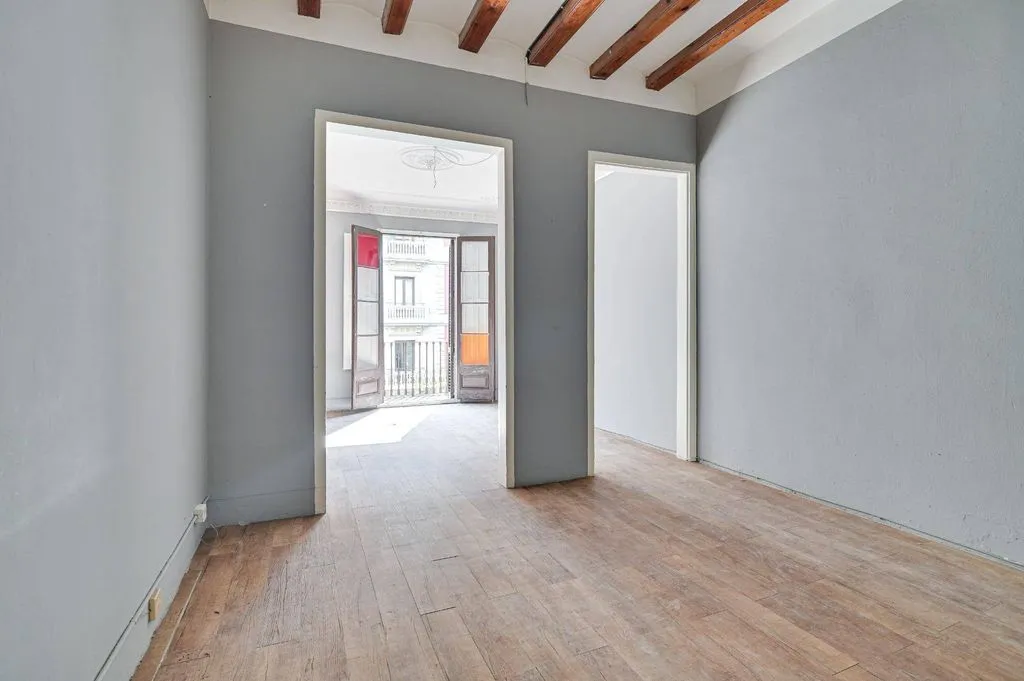 Toad - Luxury Apartment for Renovation in Eixample, Barcelona