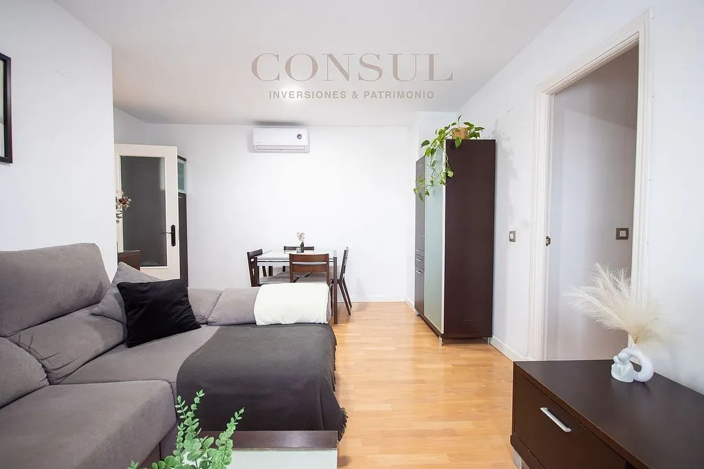 Séjour - 3-Bedroom Apartment with Balcony in La Banda