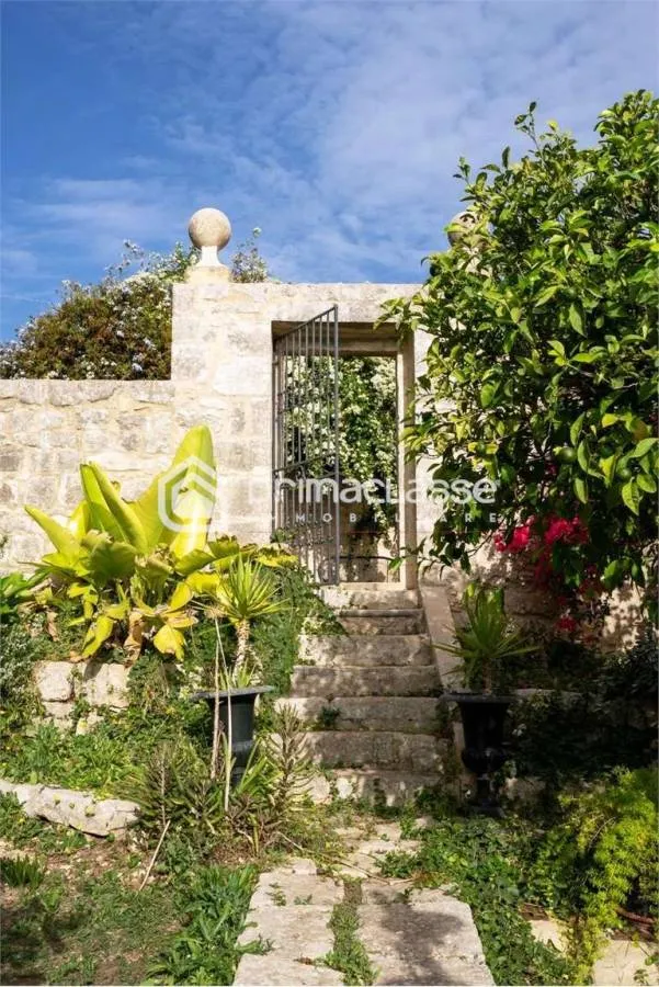 Giardino - Restored Casale with Pool in Modica Sorda