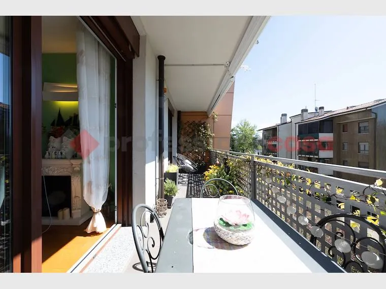 Balcone - Modern 3-Bedroom Apartment in Buccinasco