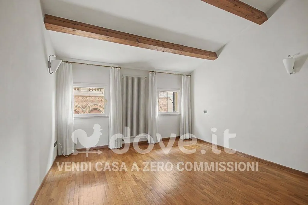 Pièces - Terraced House with Private Garden in Ferrara