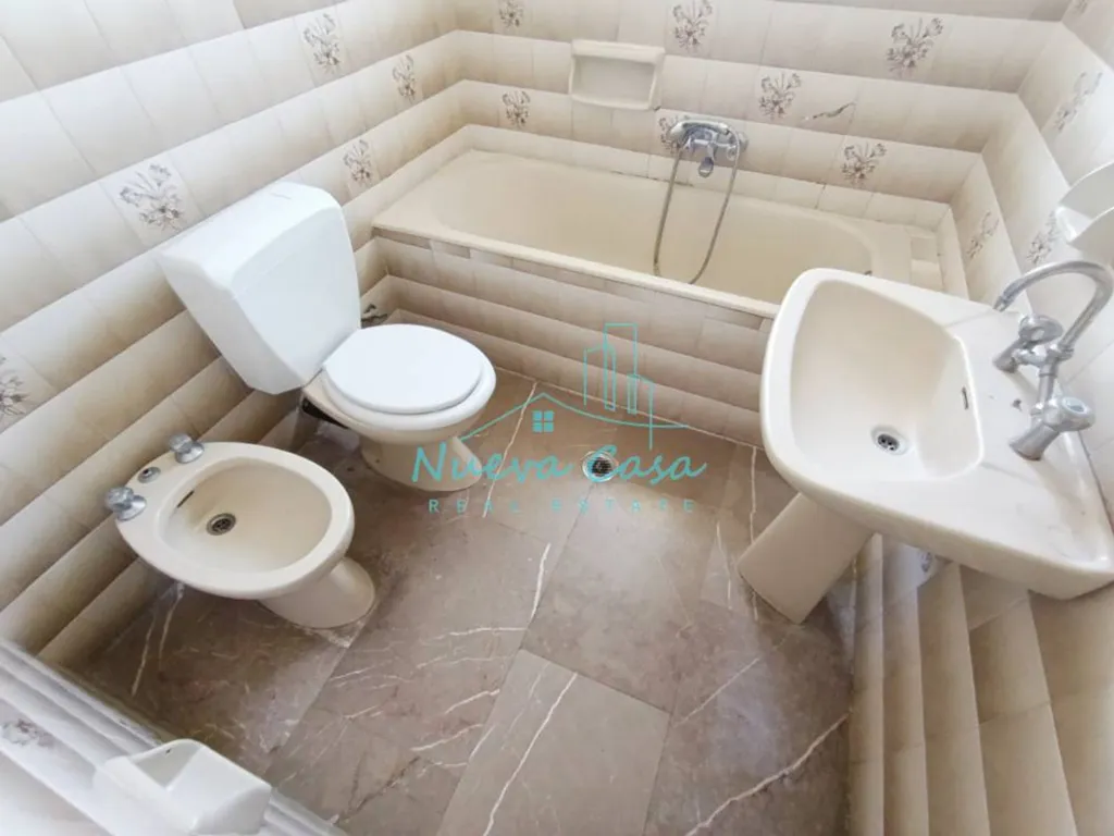 Vannitoad - 2nd Floor Apartment with Balcony in Patras