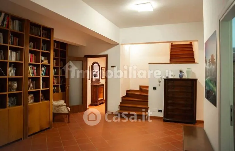 Esik - Villa with Pool and Private Park in Latina