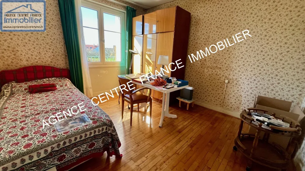 Chambres - Maison avec Jardin et Garage à Trouy Nord