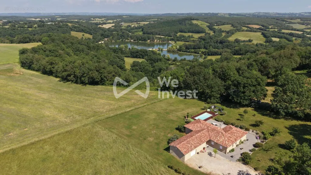 Õhuvaade - Country House with Pool in Parisot
