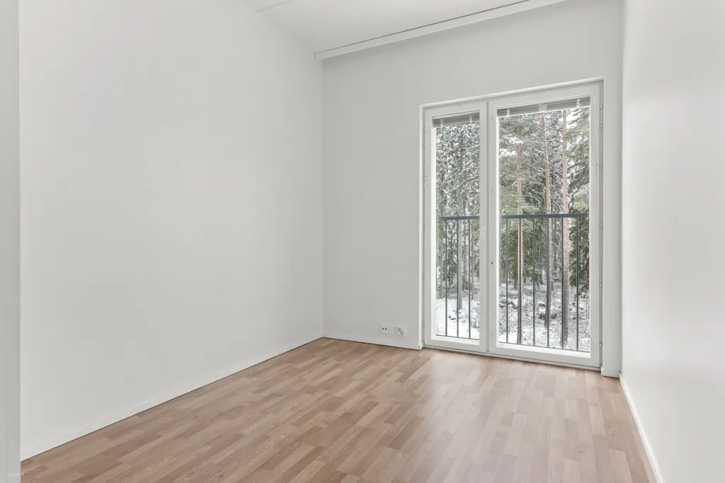 Pièces - Efficiently Designed Apartment with French Balcony in Järvenperä