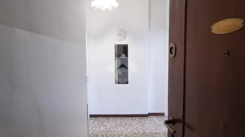 hallway_entrance