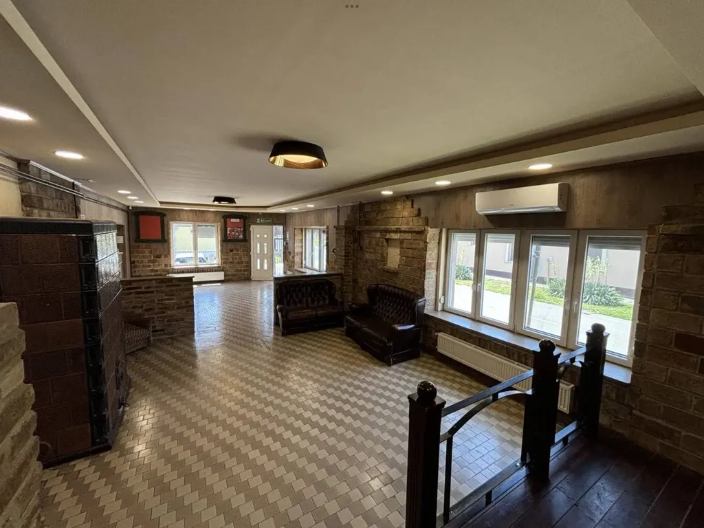 Hallway - Commercial Property with Restaurant in Békéscsaba