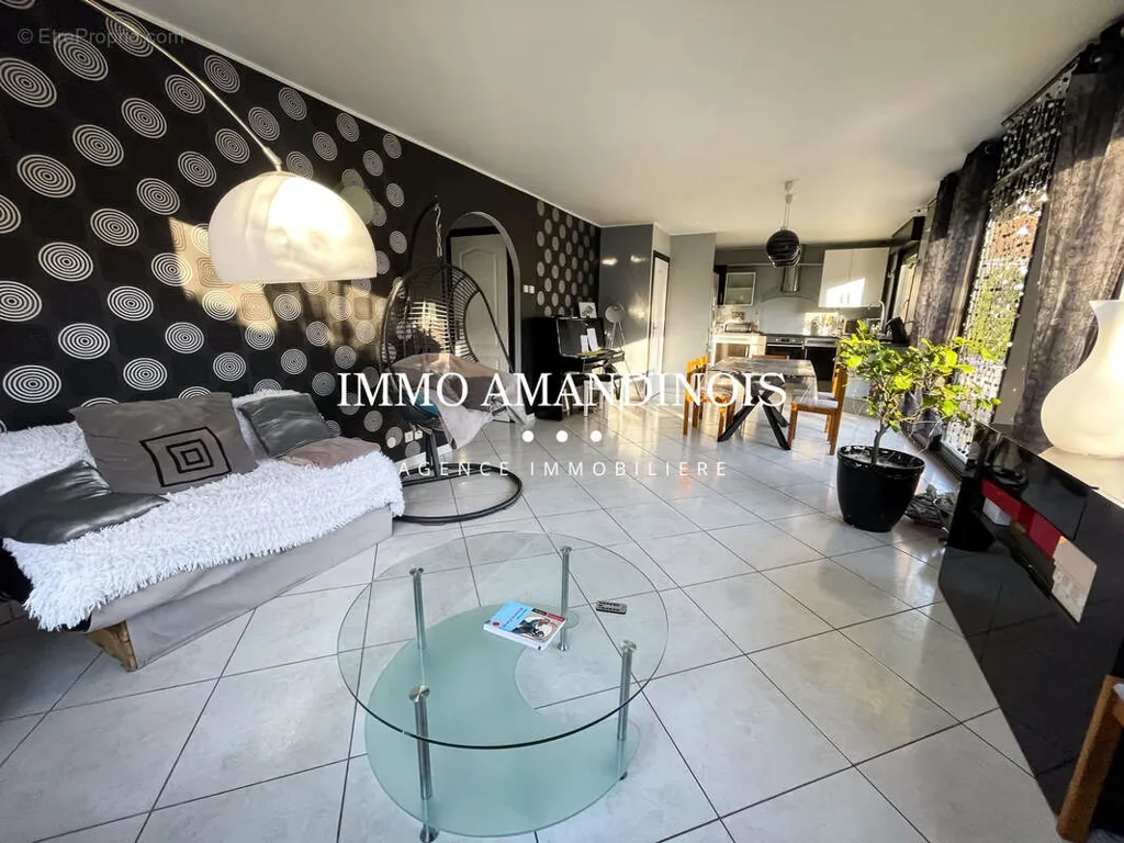 Séjour - Maison individuelle avec jardin et terrasse au calme