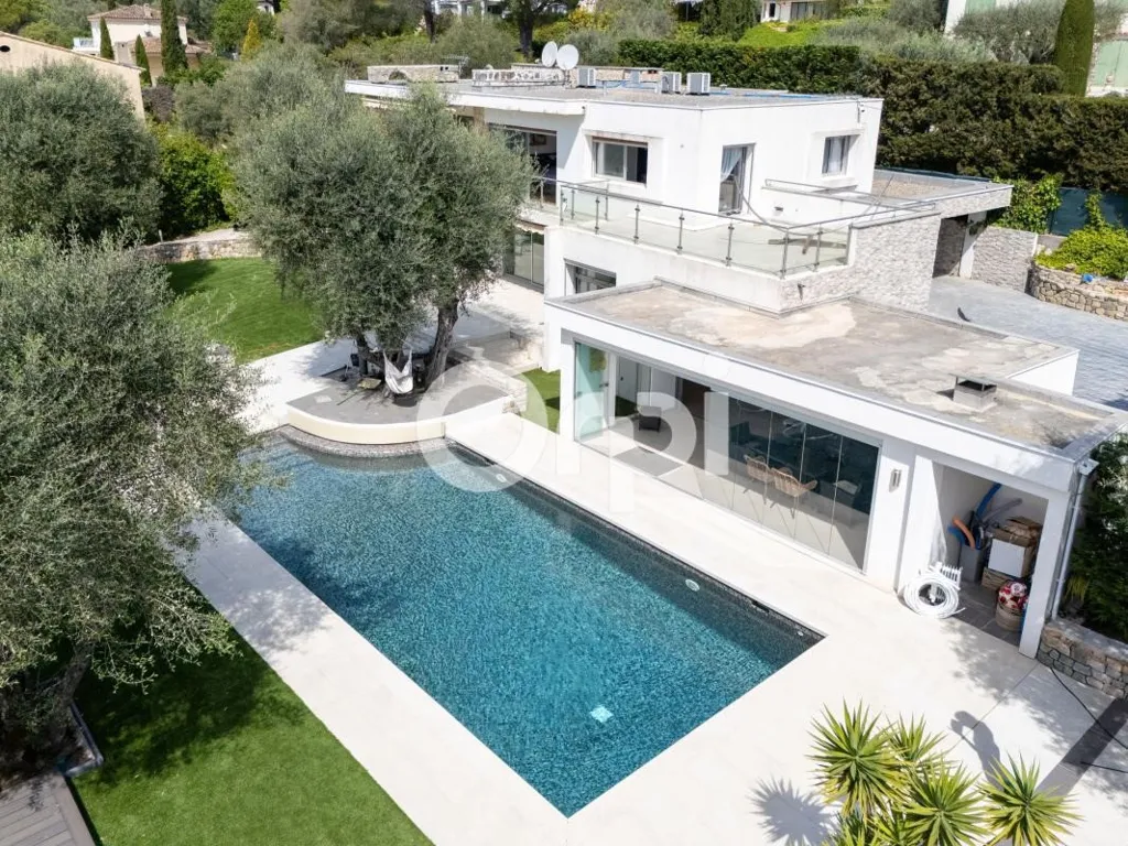 Vue aérienne - Villa avec Piscine dans un Domaine Prestigieux à Valbonne