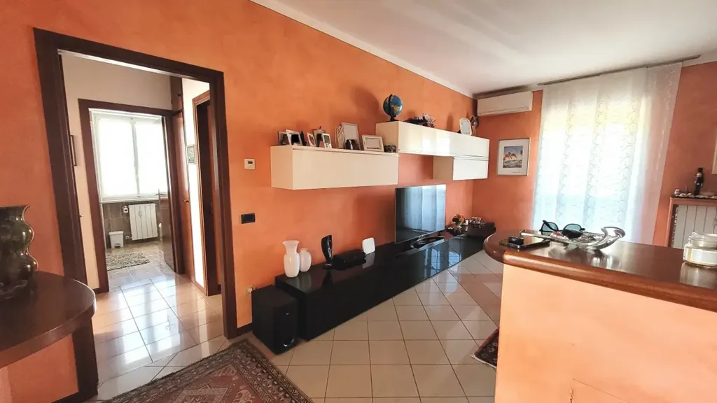 Séjour - Central Trilocale with Balcony in Bovezzo