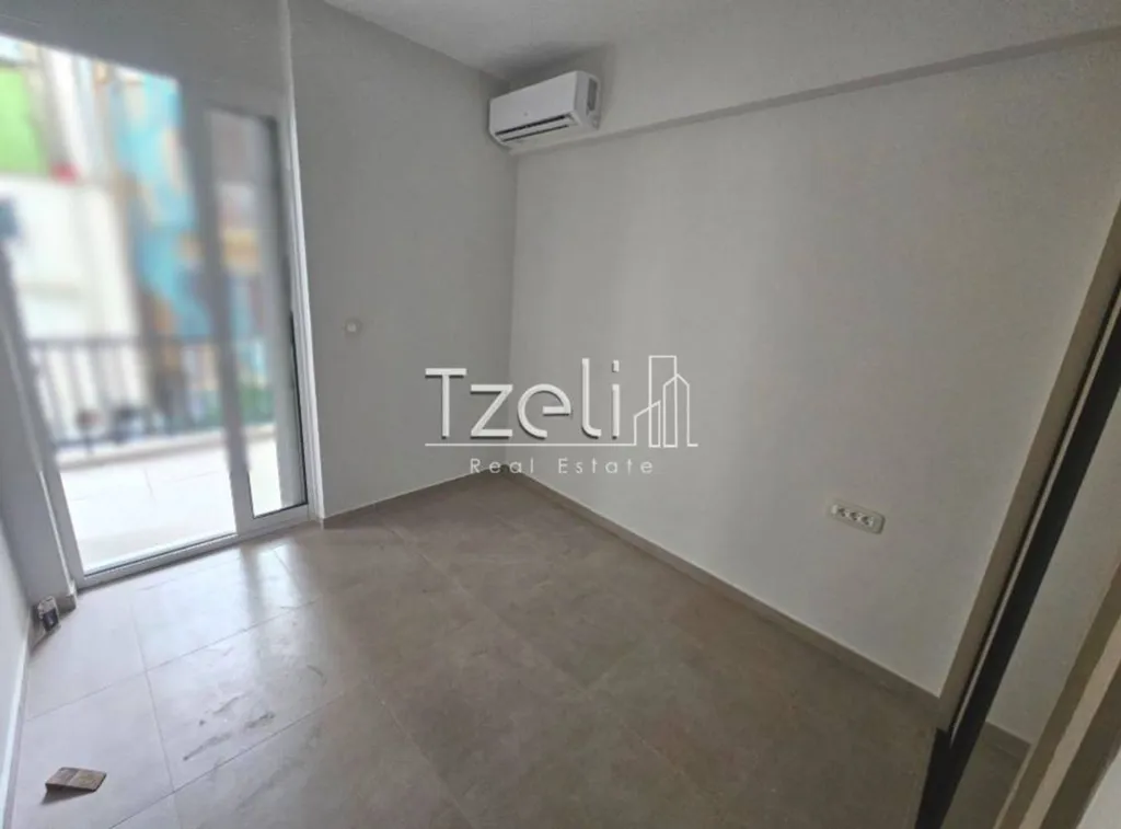 Toad - Apartment with Balcony in Patras
