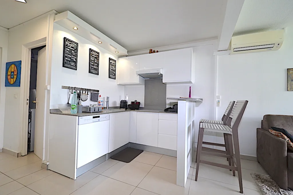 Cuisine - T2 Duplex Moderne Vue Mer avec Accès Plage