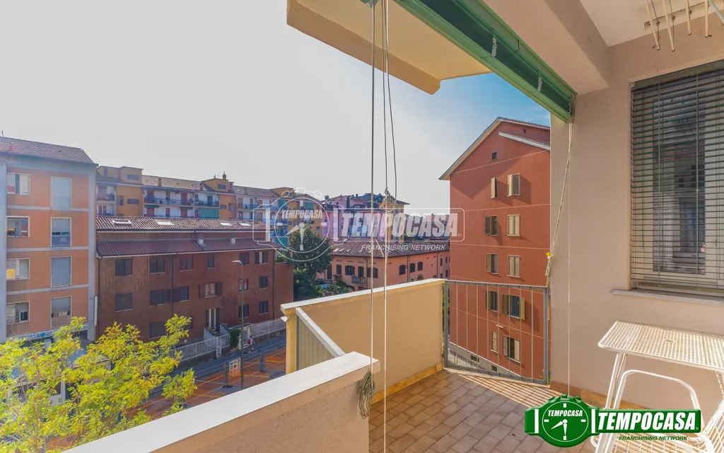 Balcon - 1960s Apartment with Double Exposure in Milan