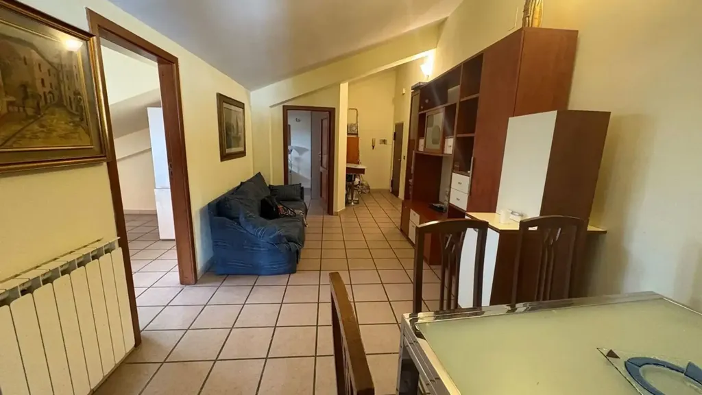 Esik - Rented Flat with Balcony in Messina