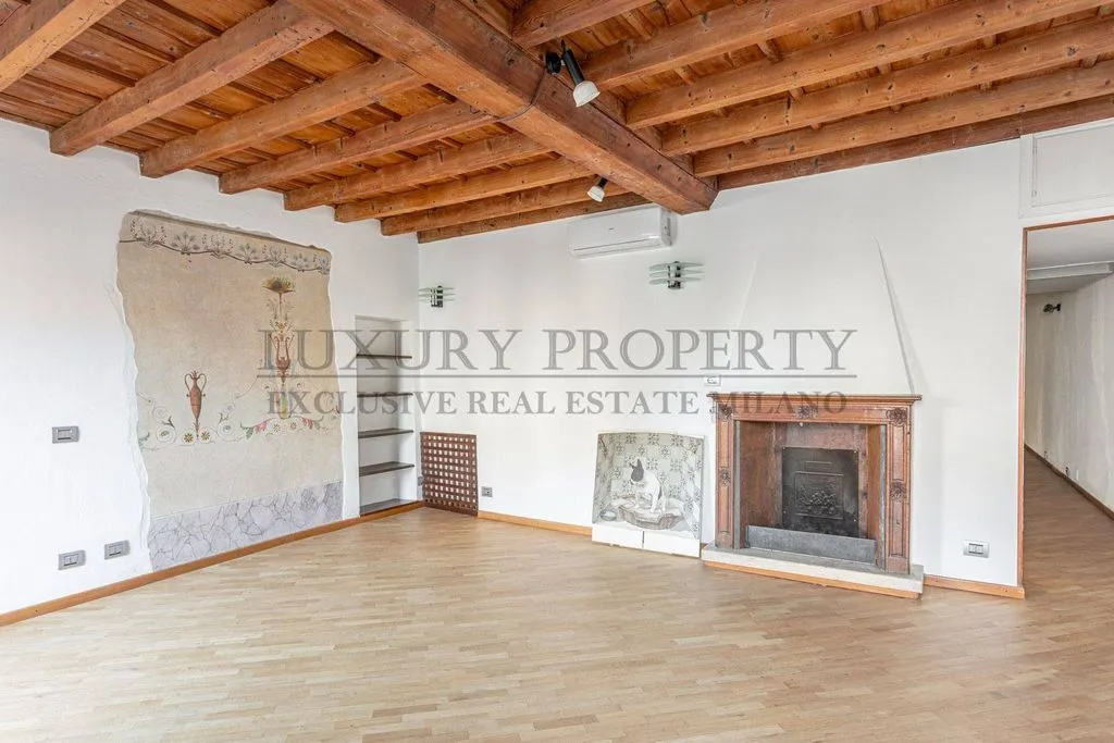 Soggiorno - Luxury Apartment with Naviglio View in Milan