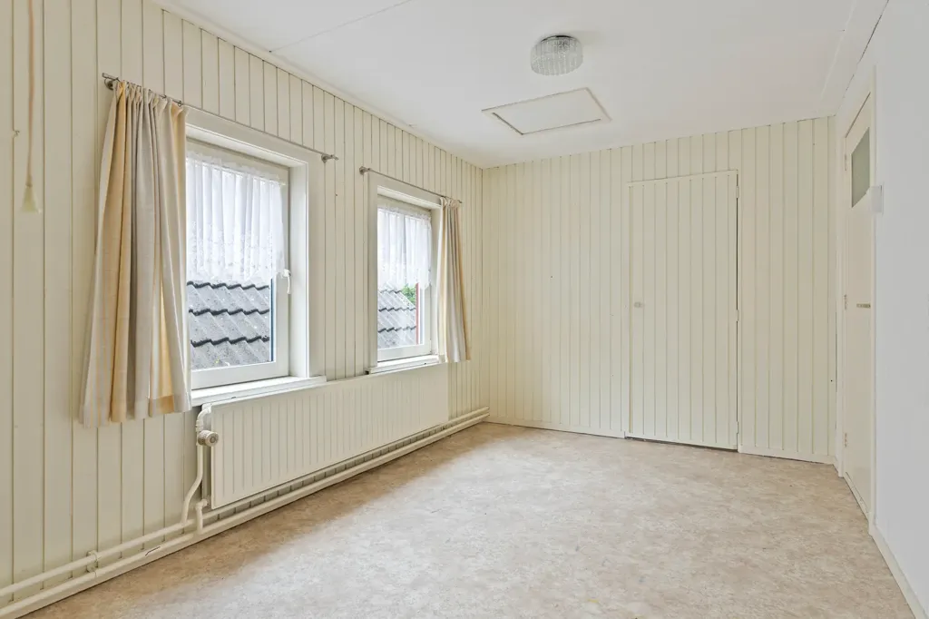 5-room house in Nieuw-vossemeer
