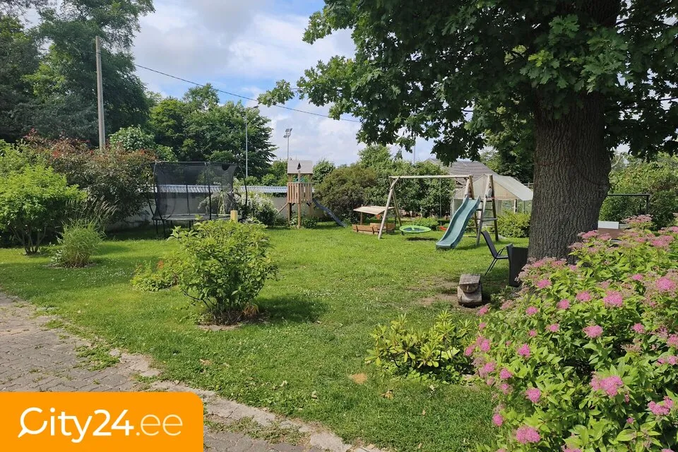 Aed - Stone House with Private Garden in Maardu