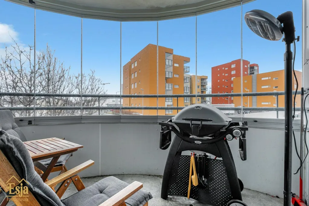 Balcone - 2-Bedroom Apartment with Elevator in Reykjavik