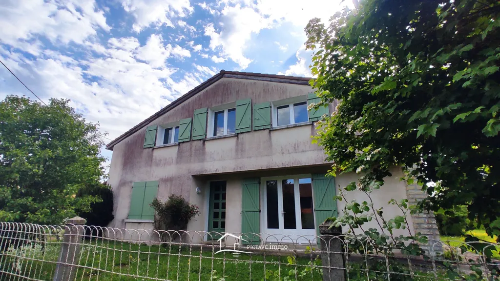 Esterno - House with Garden near Lusignan