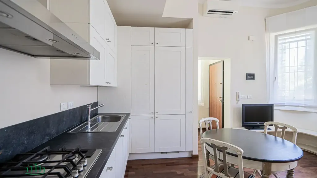 Cuisine - Armed Bilocale with Private Patio in Bologna