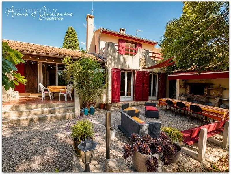 Terrasse - Villa Familiale avec Piscine à Roujan